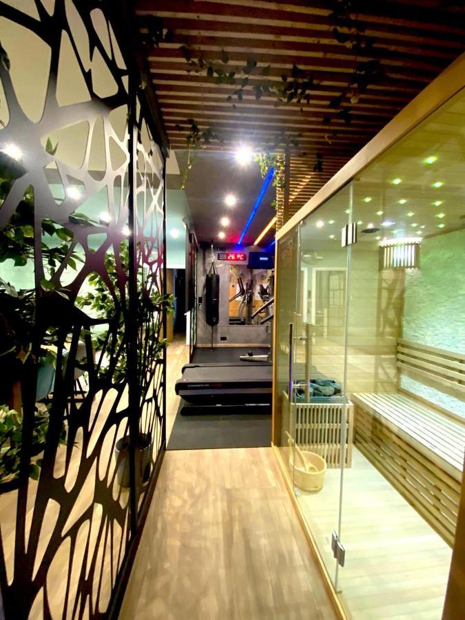 Capsule Fitness - sauna - balneo - machine de sport privatif - PS5 - 2 chambres Valenciennes Exterior foto