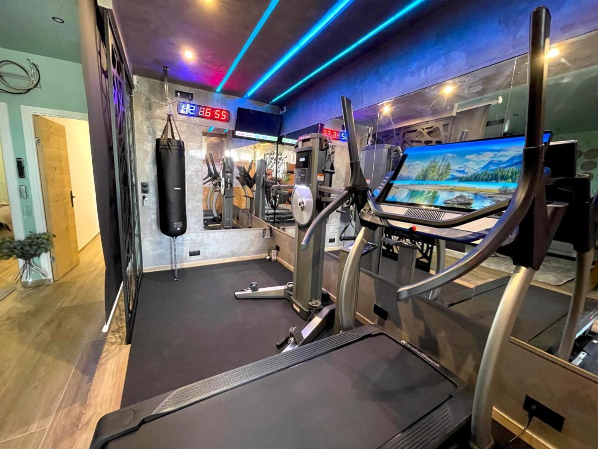 Capsule Fitness - sauna - balneo - machine de sport privatif - PS5 - 2 chambres Valenciennes Exterior foto