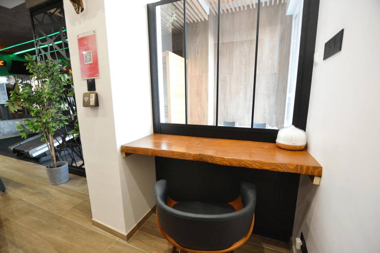 Capsule Fitness - sauna - balneo - machine de sport privatif - PS5 - 2 chambres Valenciennes Exterior foto