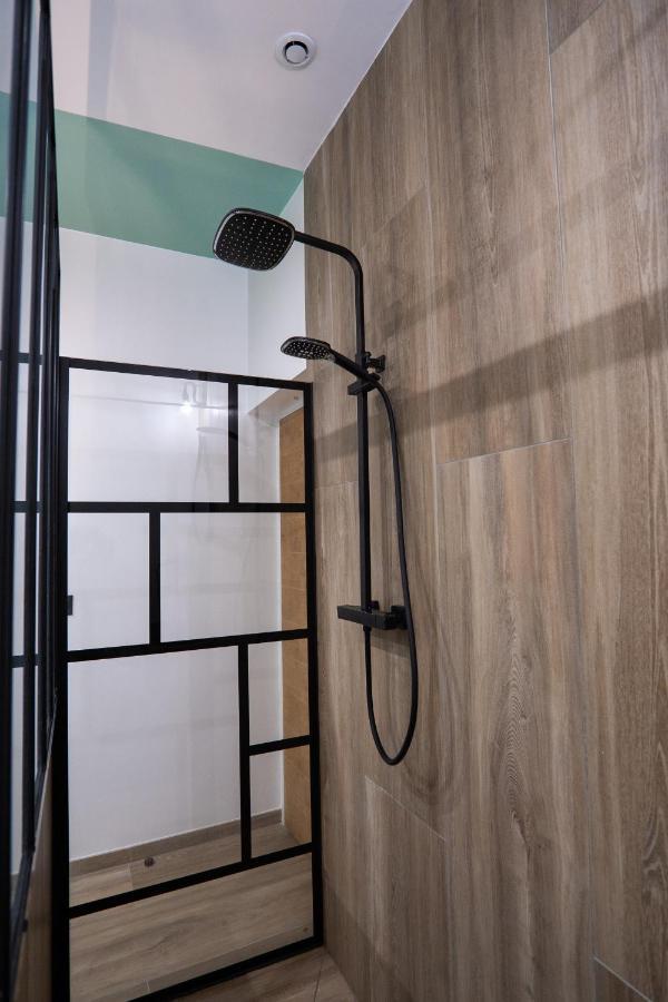 Capsule Fitness - sauna - balneo - machine de sport privatif - PS5 - 2 chambres Valenciennes Exterior foto