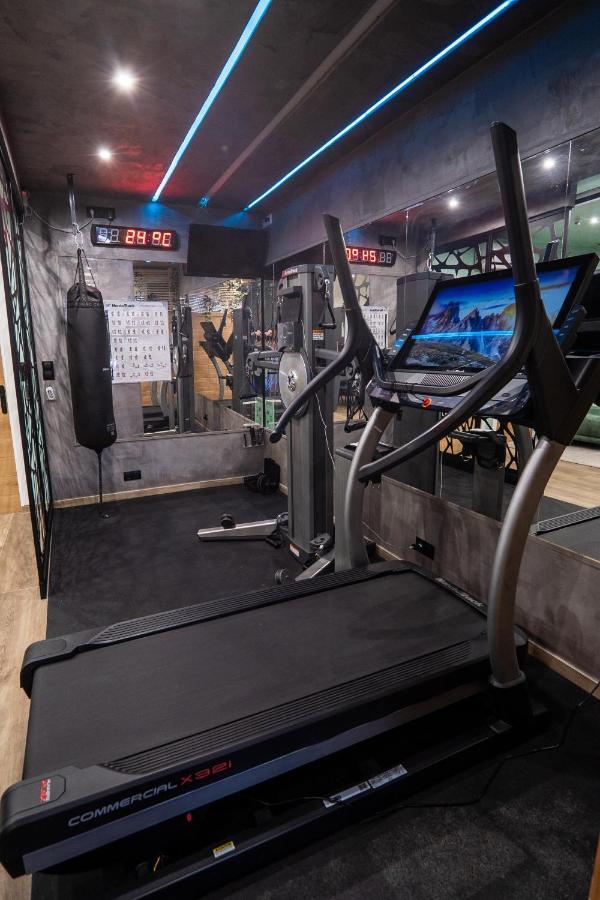 Capsule Fitness - sauna - balneo - machine de sport privatif - PS5 - 2 chambres Valenciennes Exterior foto